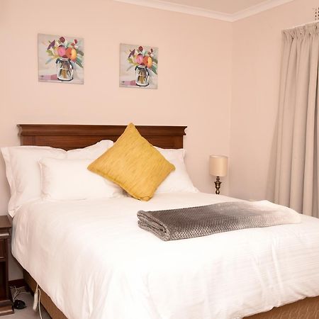 Vinolux Guest House อึมทาทา ภายนอก รูปภาพ