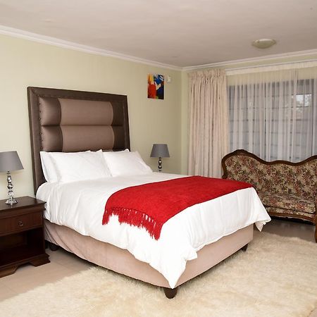 Vinolux Guest House อึมทาทา ภายนอก รูปภาพ