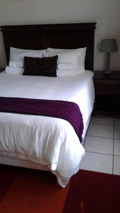 Vinolux Guest House อึมทาทา ภายนอก รูปภาพ