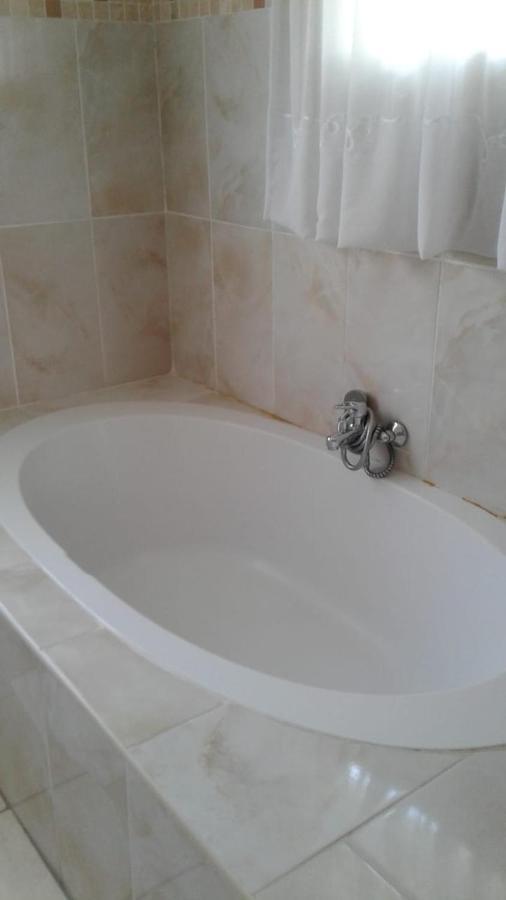 Vinolux Guest House อึมทาทา ภายนอก รูปภาพ