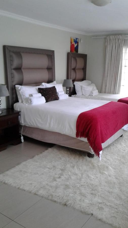 Vinolux Guest House อึมทาทา ภายนอก รูปภาพ