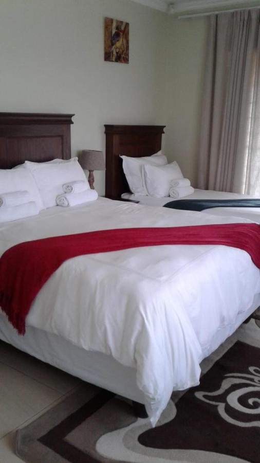 Vinolux Guest House อึมทาทา ภายนอก รูปภาพ