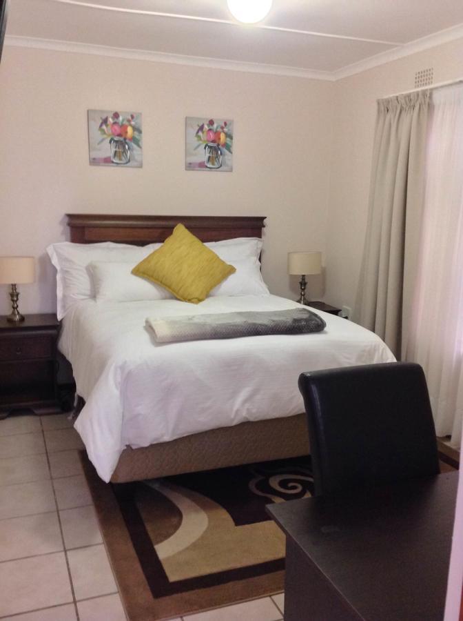 Vinolux Guest House อึมทาทา ภายนอก รูปภาพ