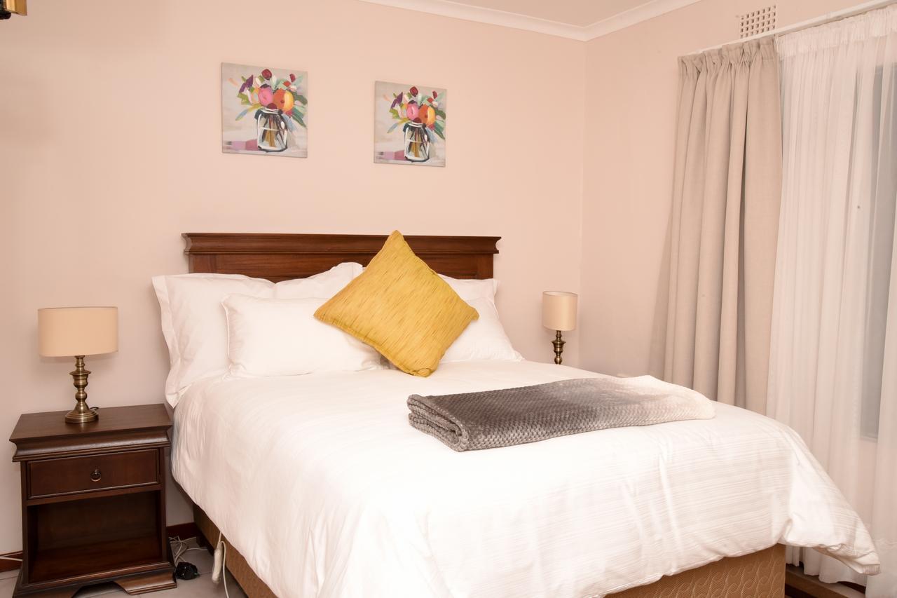 Vinolux Guest House อึมทาทา ภายนอก รูปภาพ