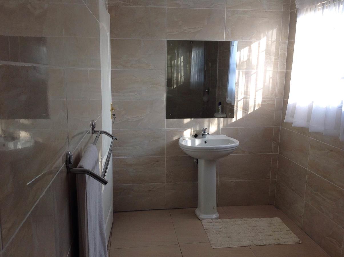 Vinolux Guest House อึมทาทา ภายนอก รูปภาพ