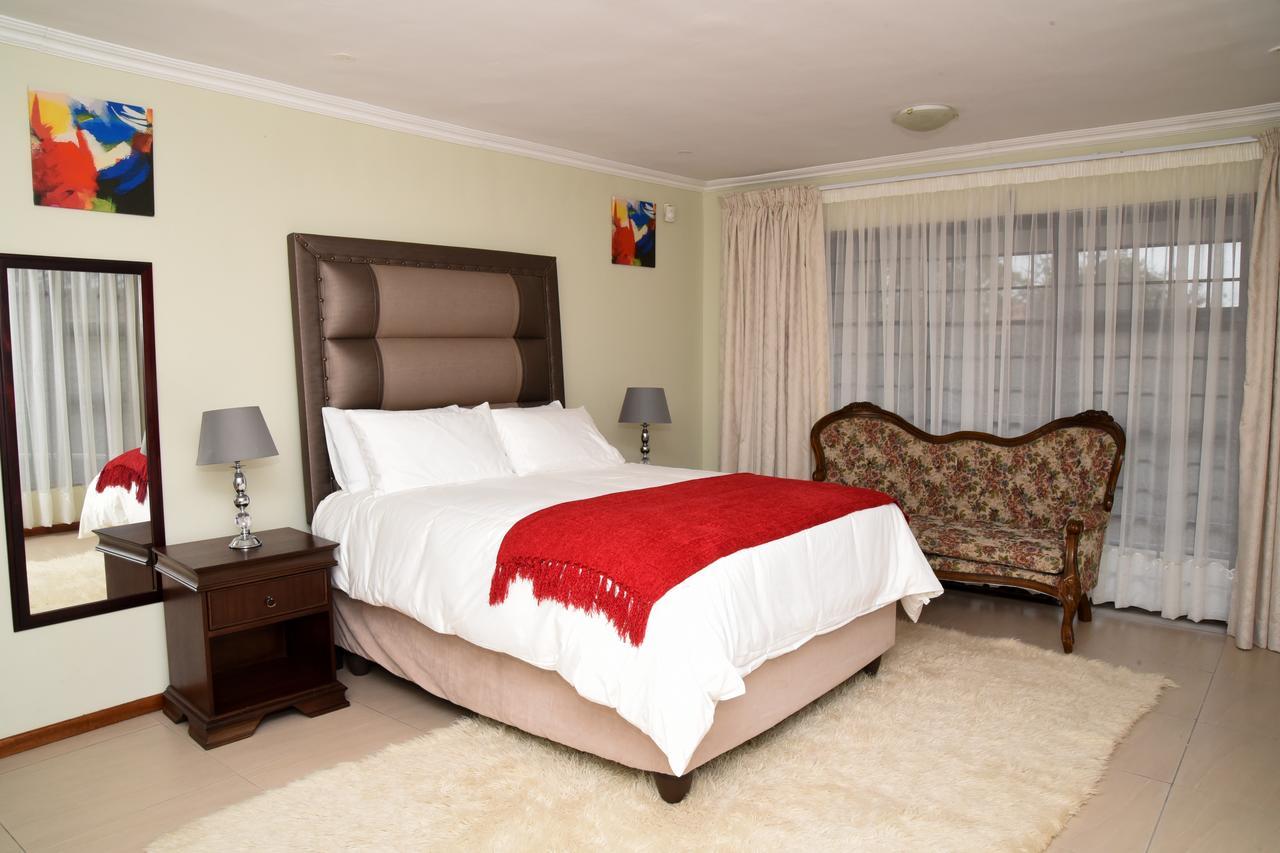 Vinolux Guest House อึมทาทา ภายนอก รูปภาพ