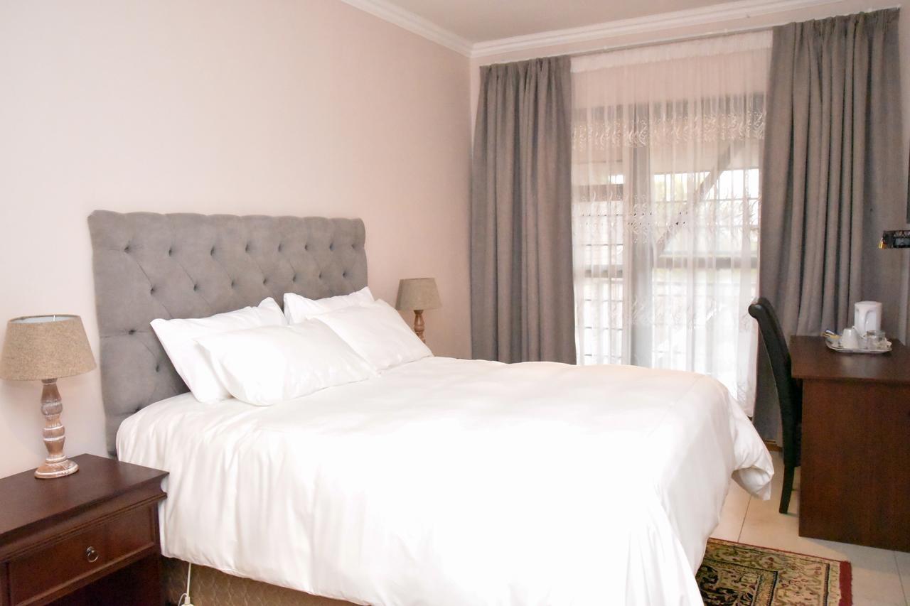 Vinolux Guest House อึมทาทา ภายนอก รูปภาพ