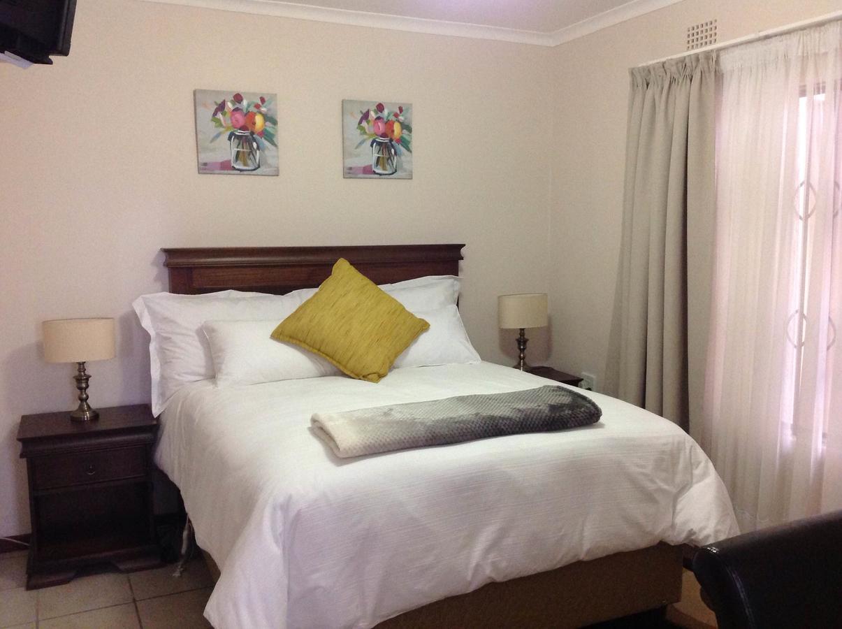 Vinolux Guest House อึมทาทา ภายนอก รูปภาพ