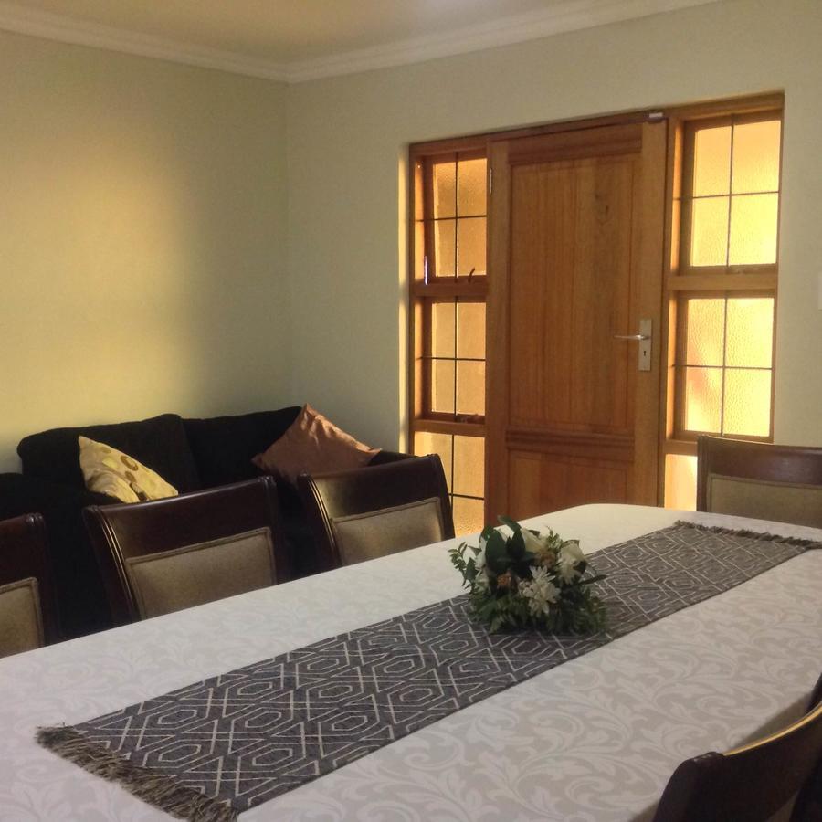 Vinolux Guest House อึมทาทา ภายนอก รูปภาพ